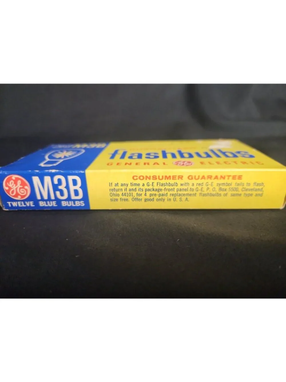 Vintage GE Power Mite Flashbulbs M3B Blue Bulbs 1 Box 12 Bulbs